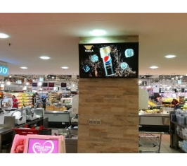 Beograd - TC Merkator - Hipermarket -Ekran na odeljenju delikatesa MTC